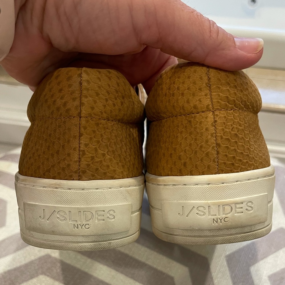 J Slides Heidi Tan Embossed Croc size 8 - Picture 9 of 12